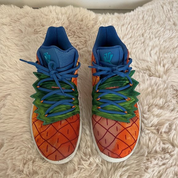 Nike Pineapple Kyrie, Size 6.5 youth